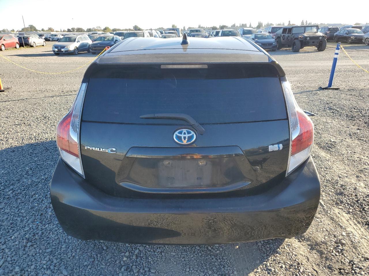 2016 TOYOTA Prius c
