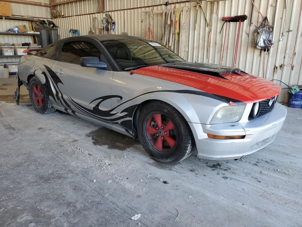 2005 FORD MUSTANG