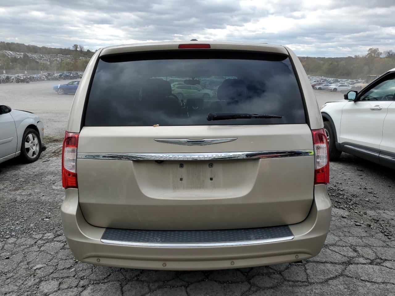 2012 CHRYSLER Town & Country