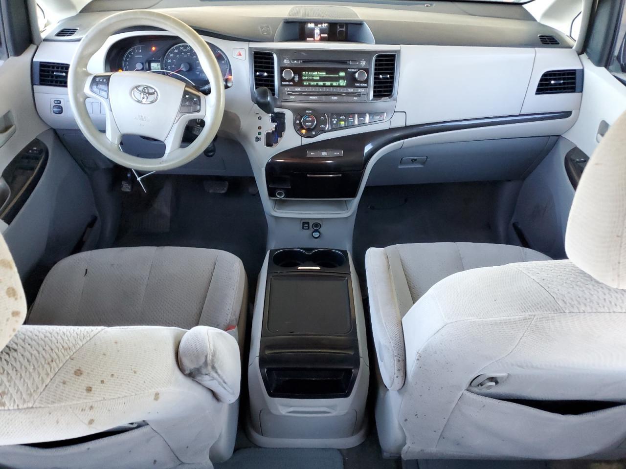 2014 TOYOTA SIENNA