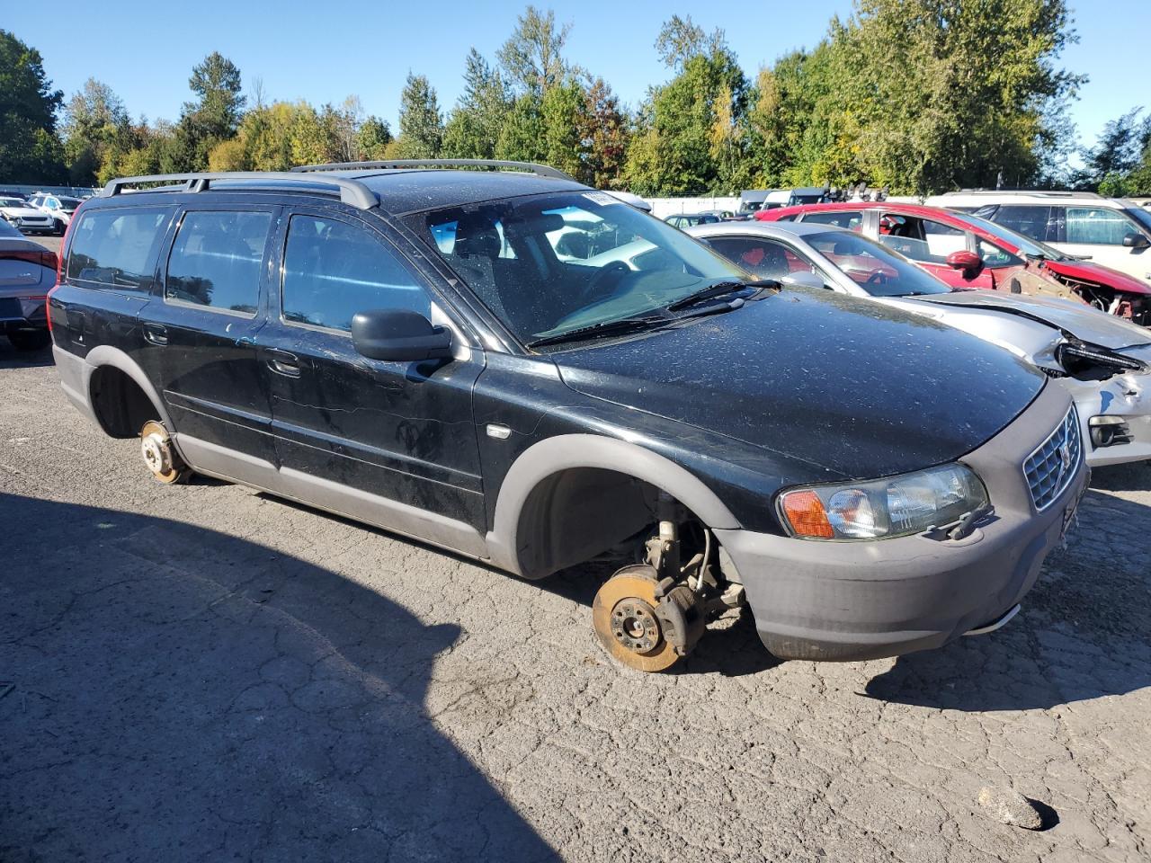 2002 VOLVO V70