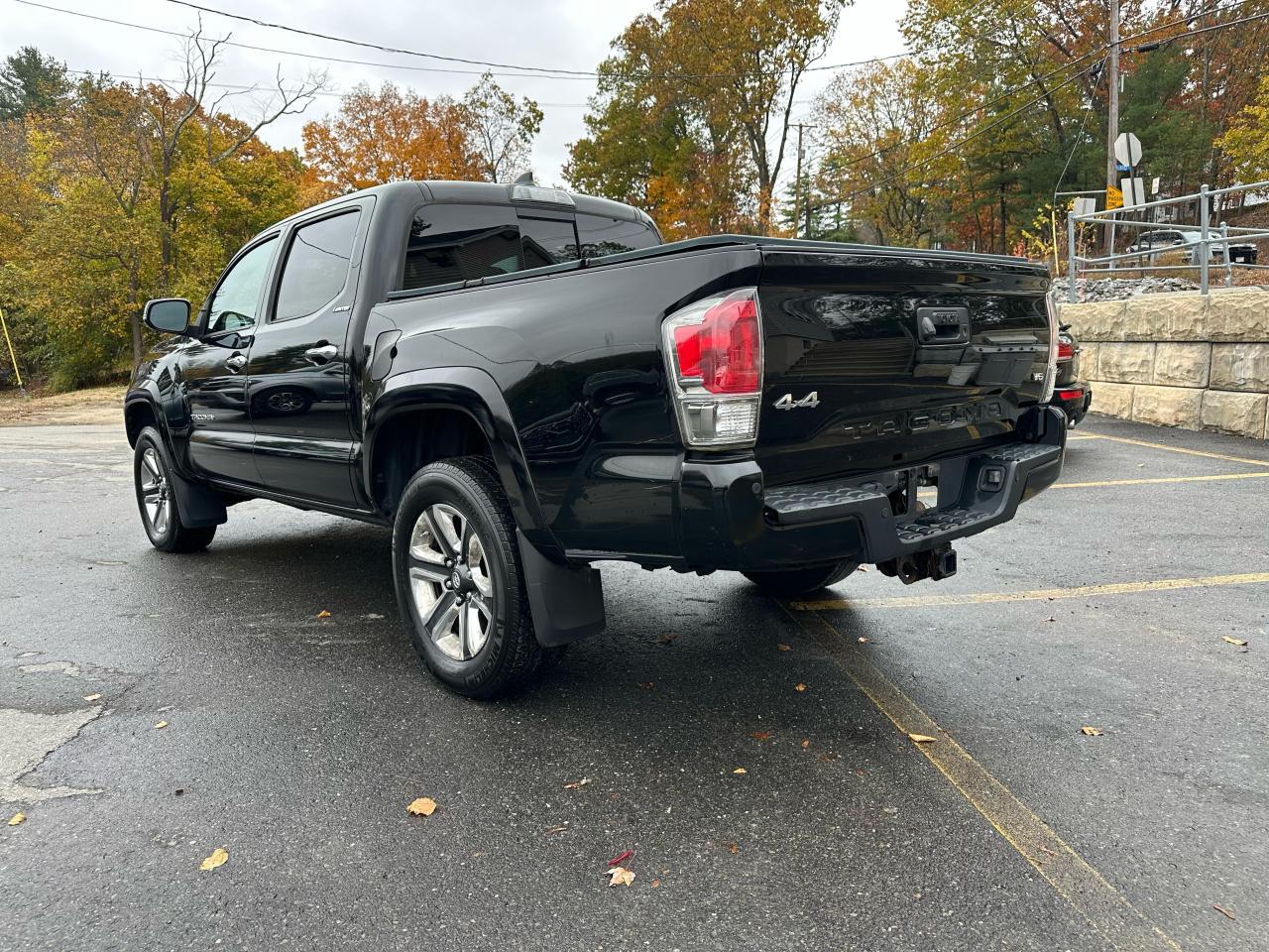 2017 TOYOTA TACOMA