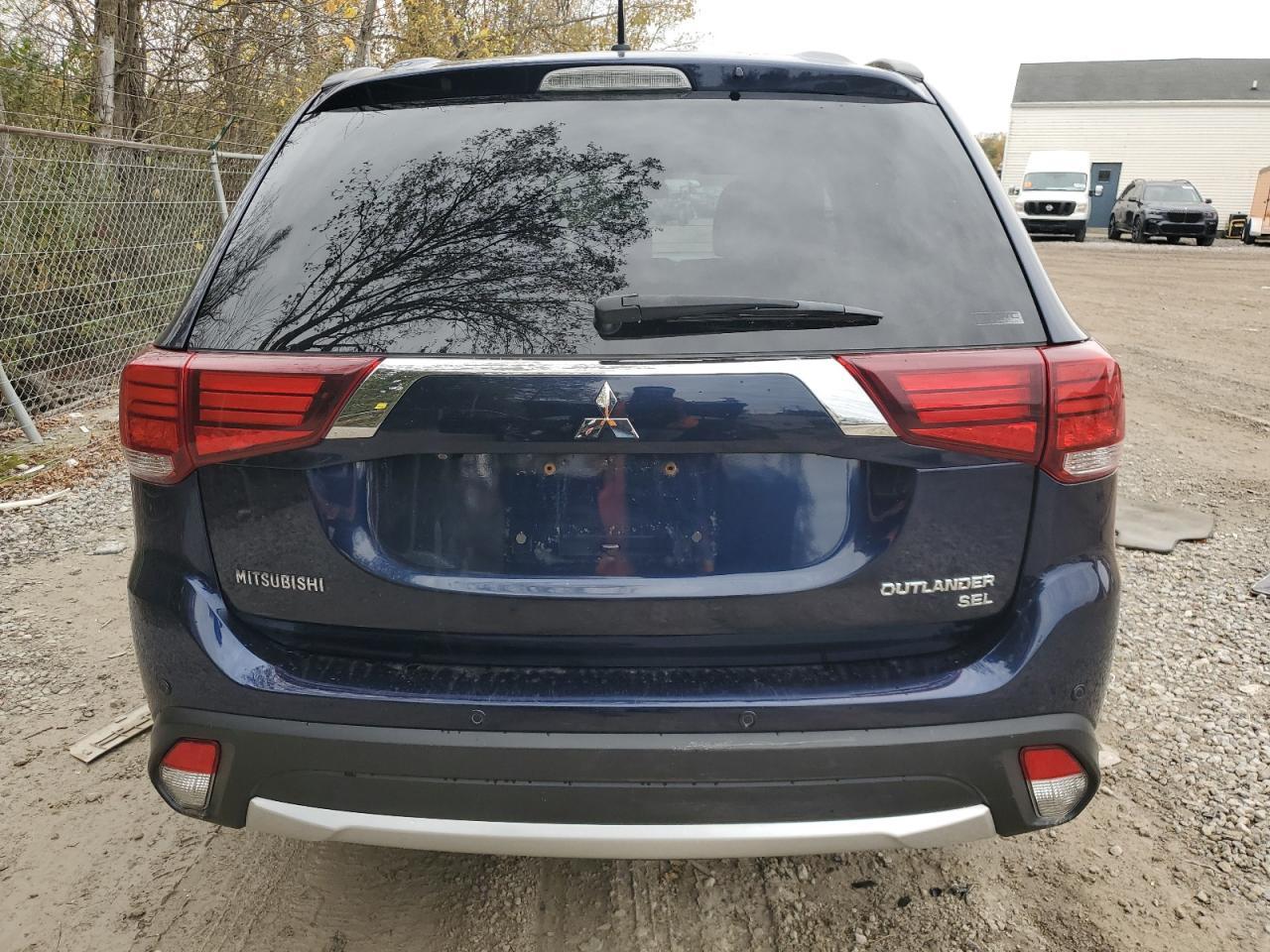 2016 MITSUBISHI outlander