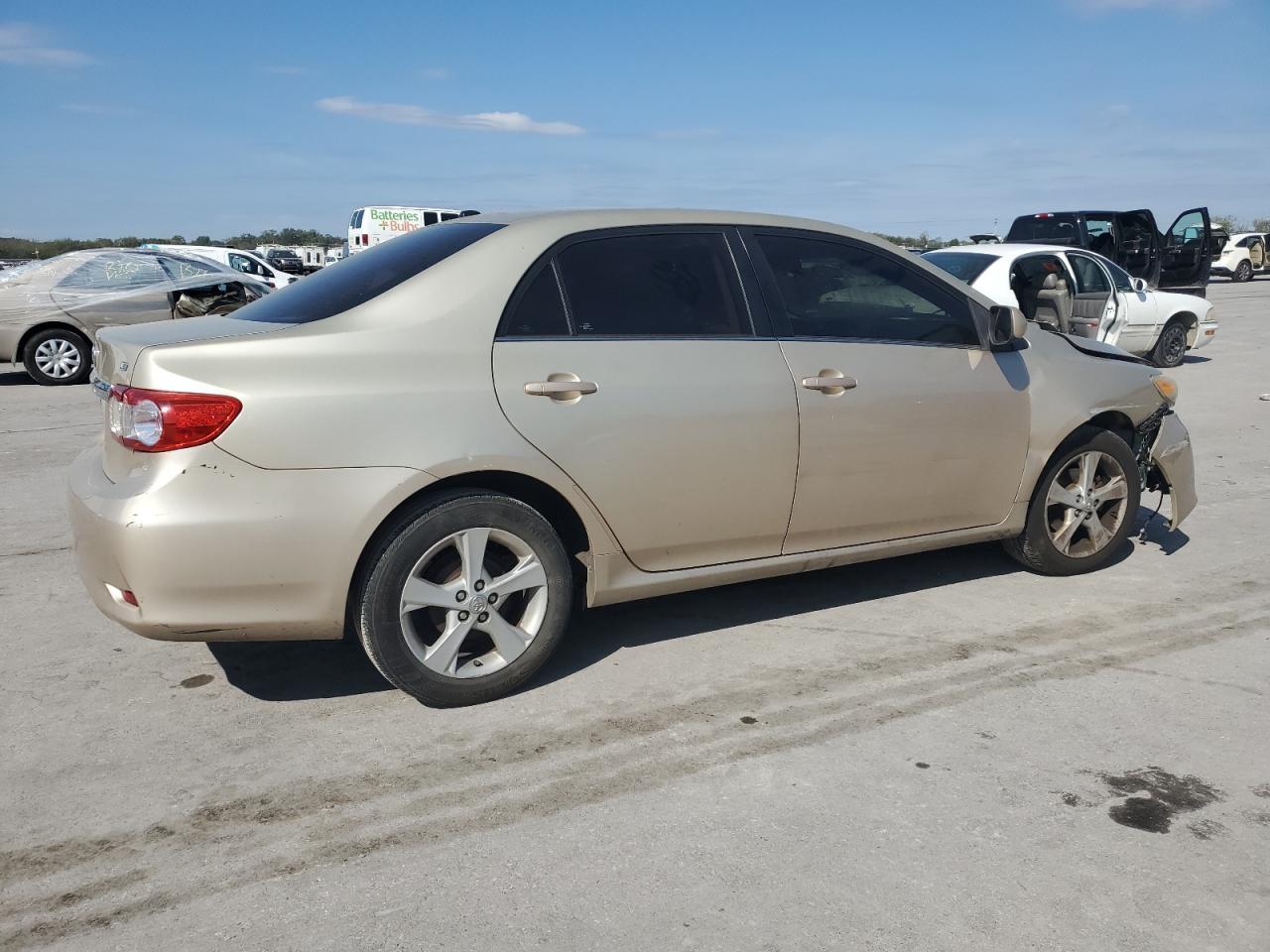 2013 TOYOTA COROLLA