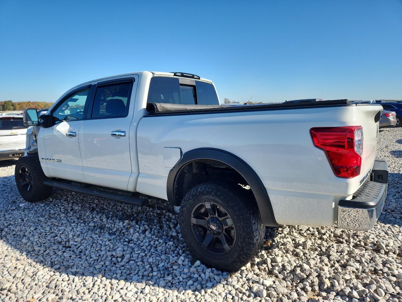 2016 NISSAN Titan