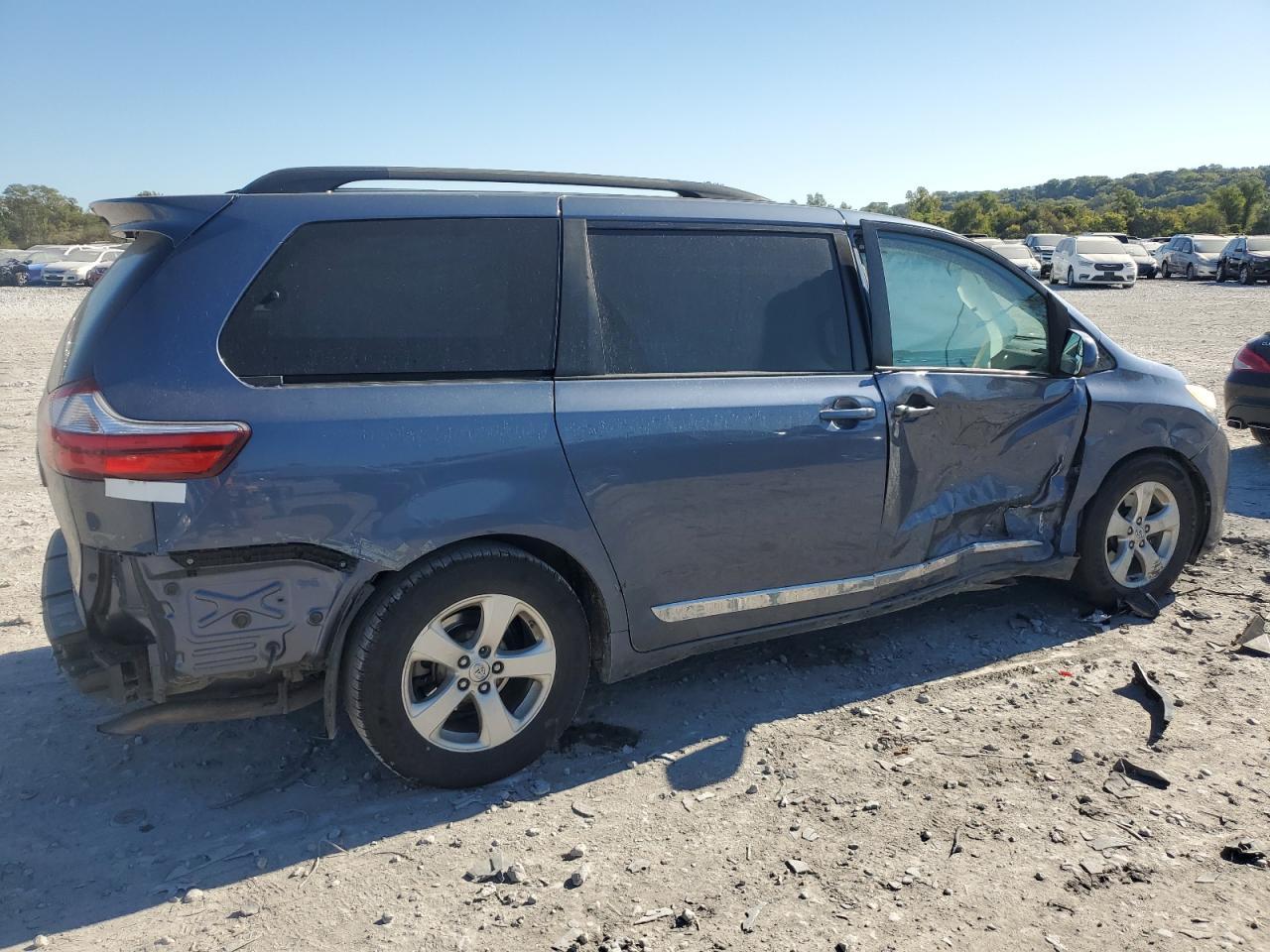 2015 TOYOTA SIENNA