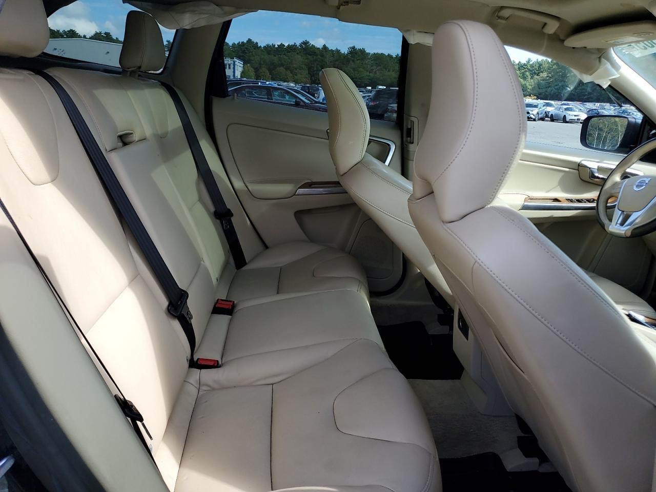 2015 VOLVO XC60