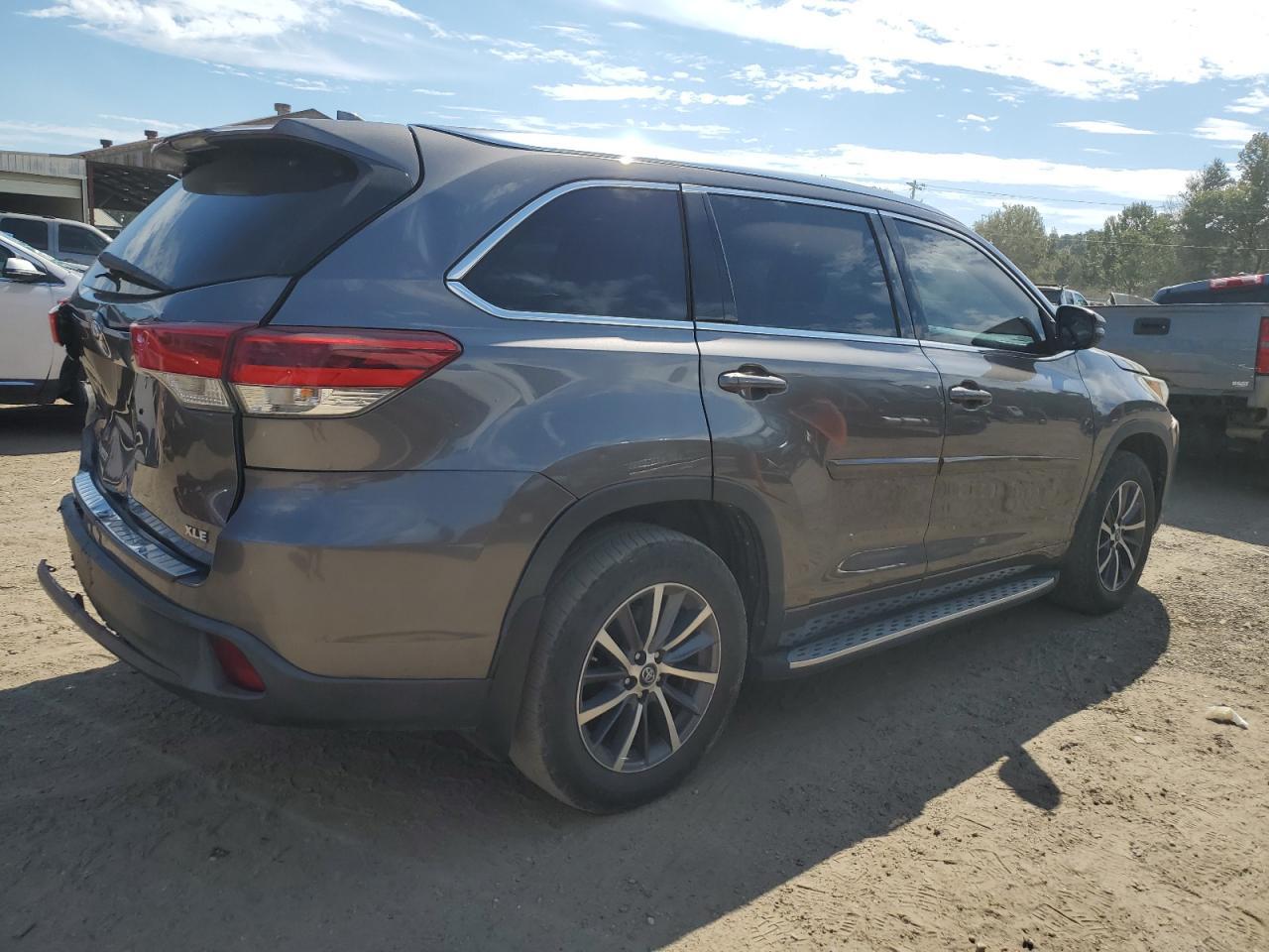 2018 TOYOTA HIGHLANDER