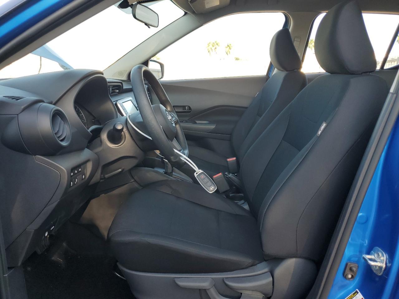 2025 NISSAN KICKS