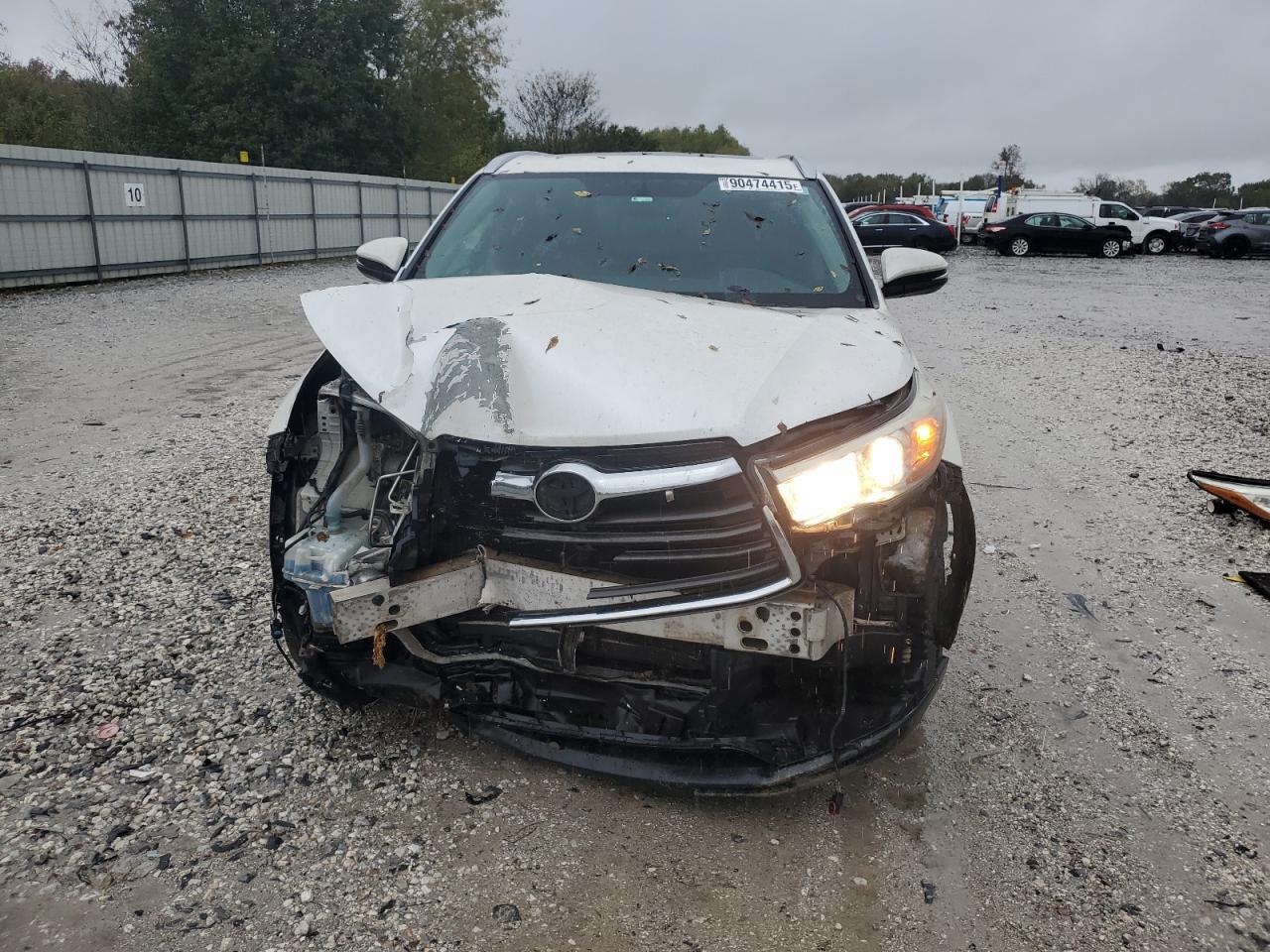 2016 TOYOTA HIGHLANDER