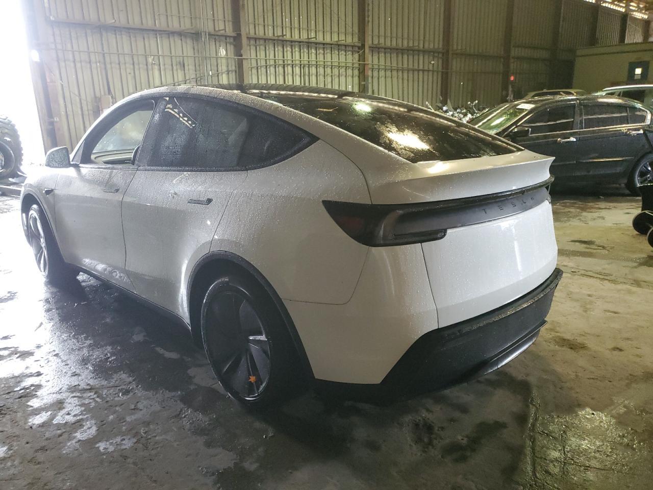 2026 TESLA MODEL Y