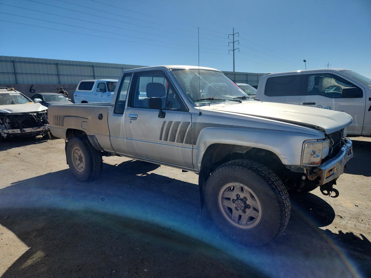 1988 TOYOTA Pickup