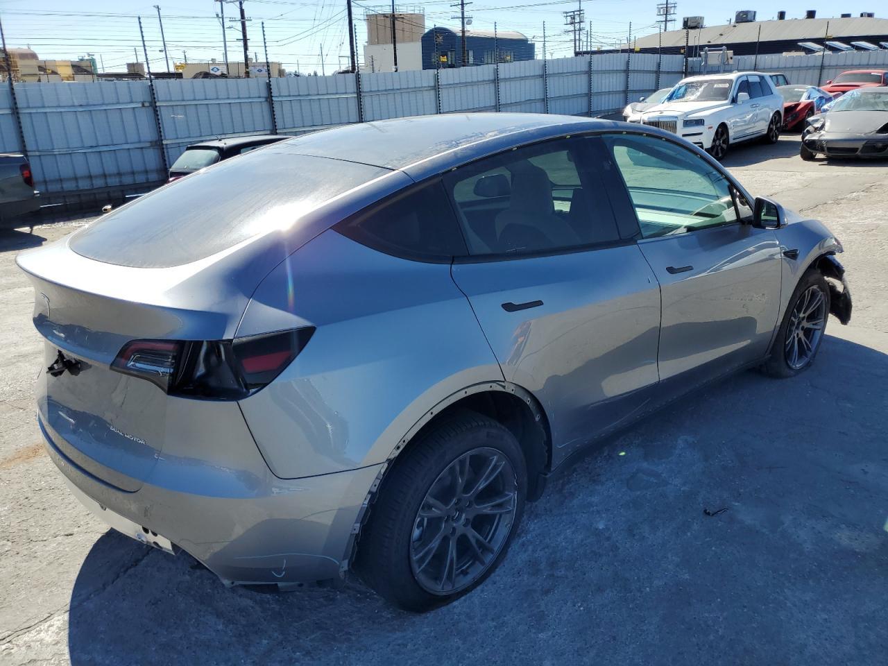 2024 TESLA MODEL Y