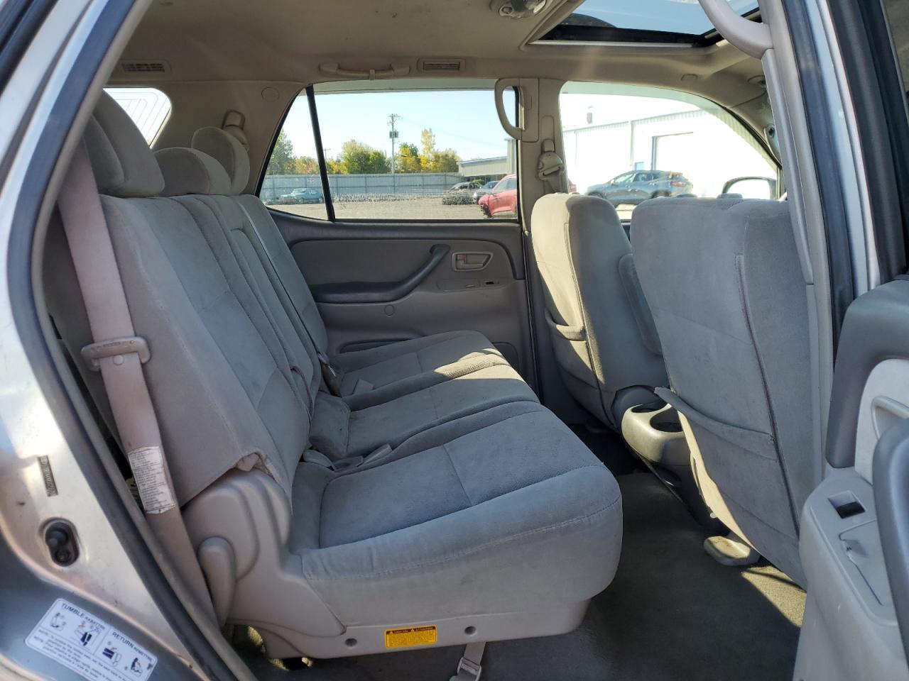 2005 TOYOTA Sequoia