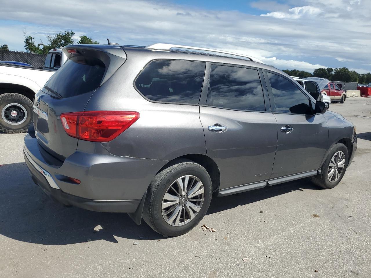 2017 NISSAN PATHFINDER