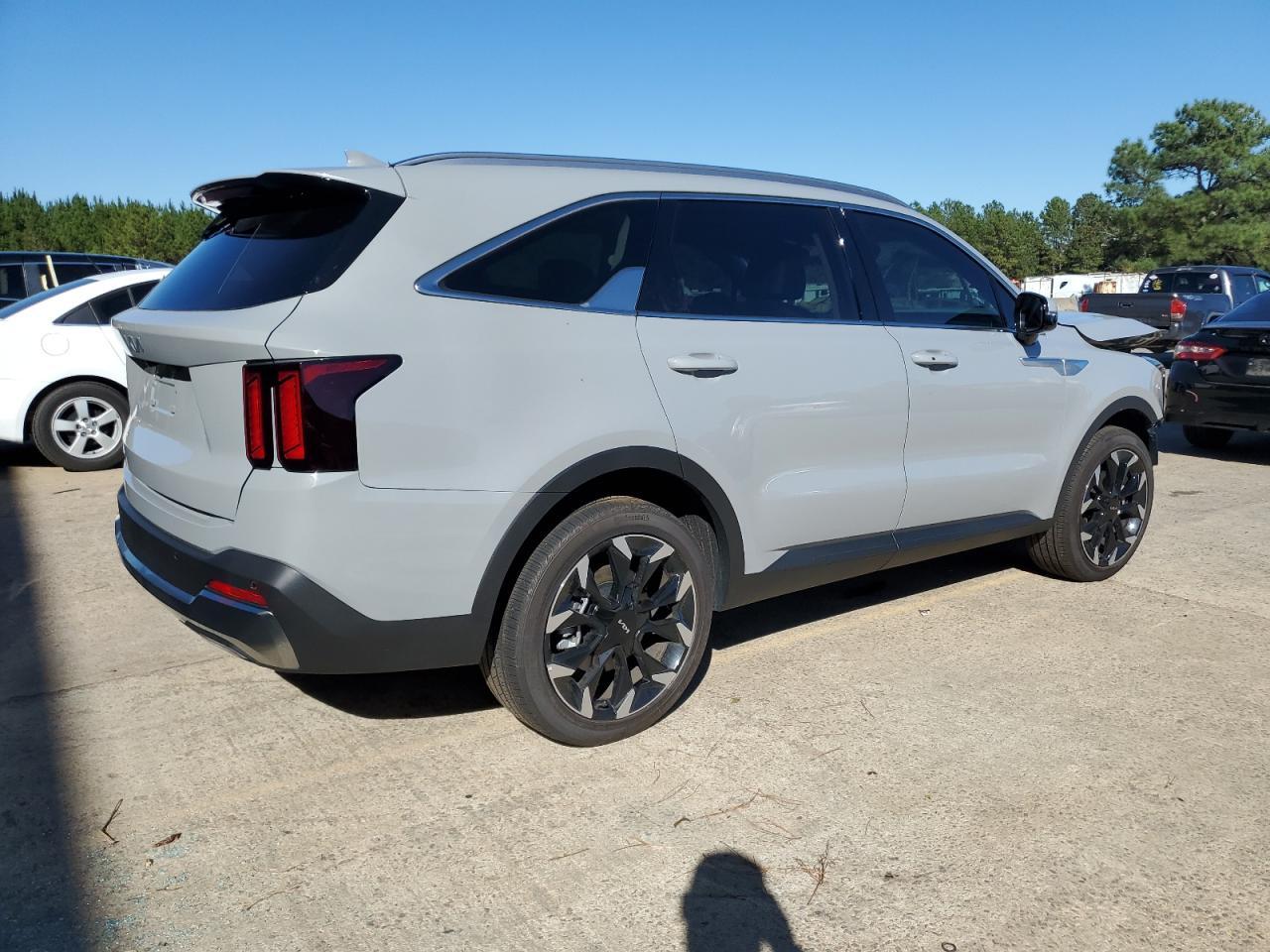 2025 KIA SORENTO