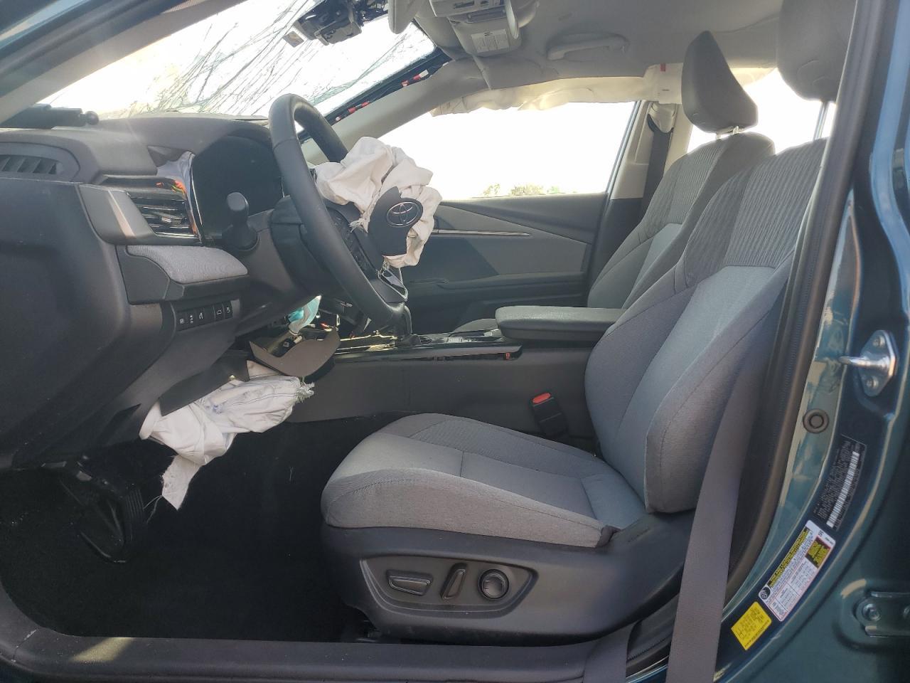 2025 TOYOTA CAMRY
