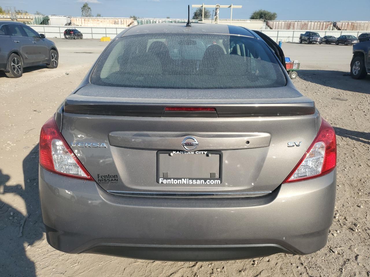 2017 NISSAN VERSA