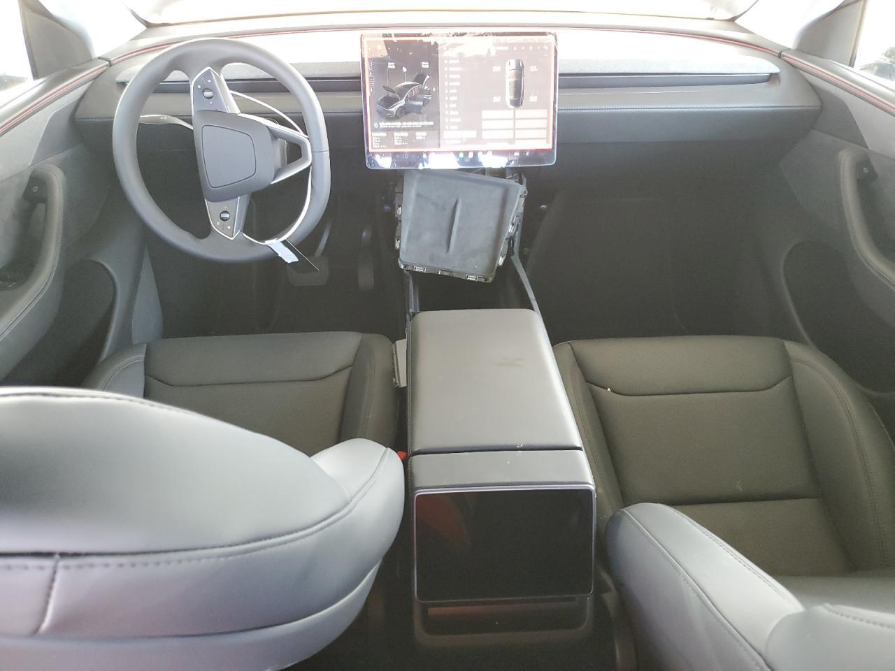 2026 TESLA MODEL Y