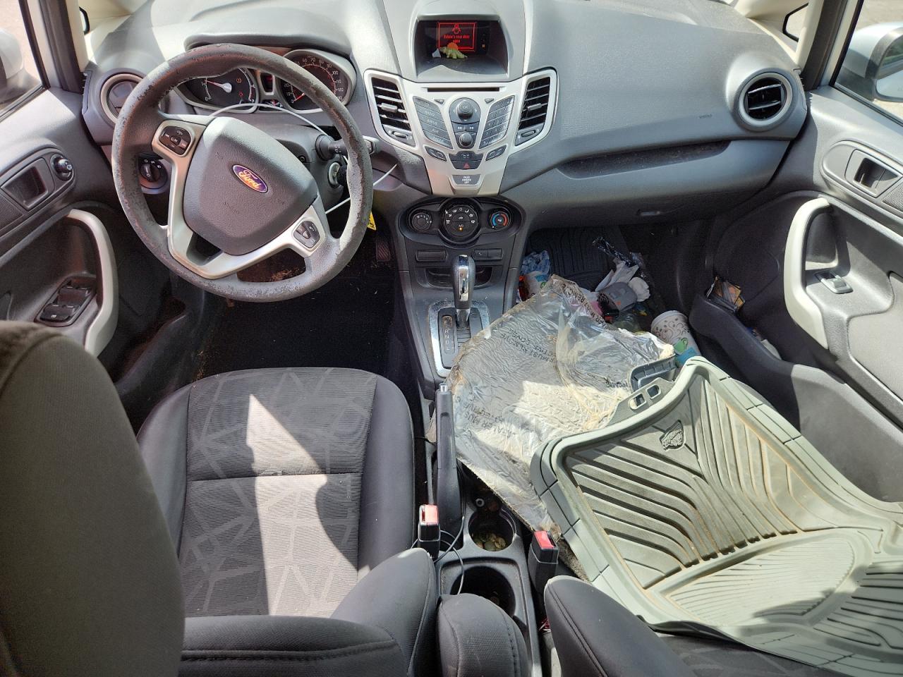 2012 FORD Fiesta
