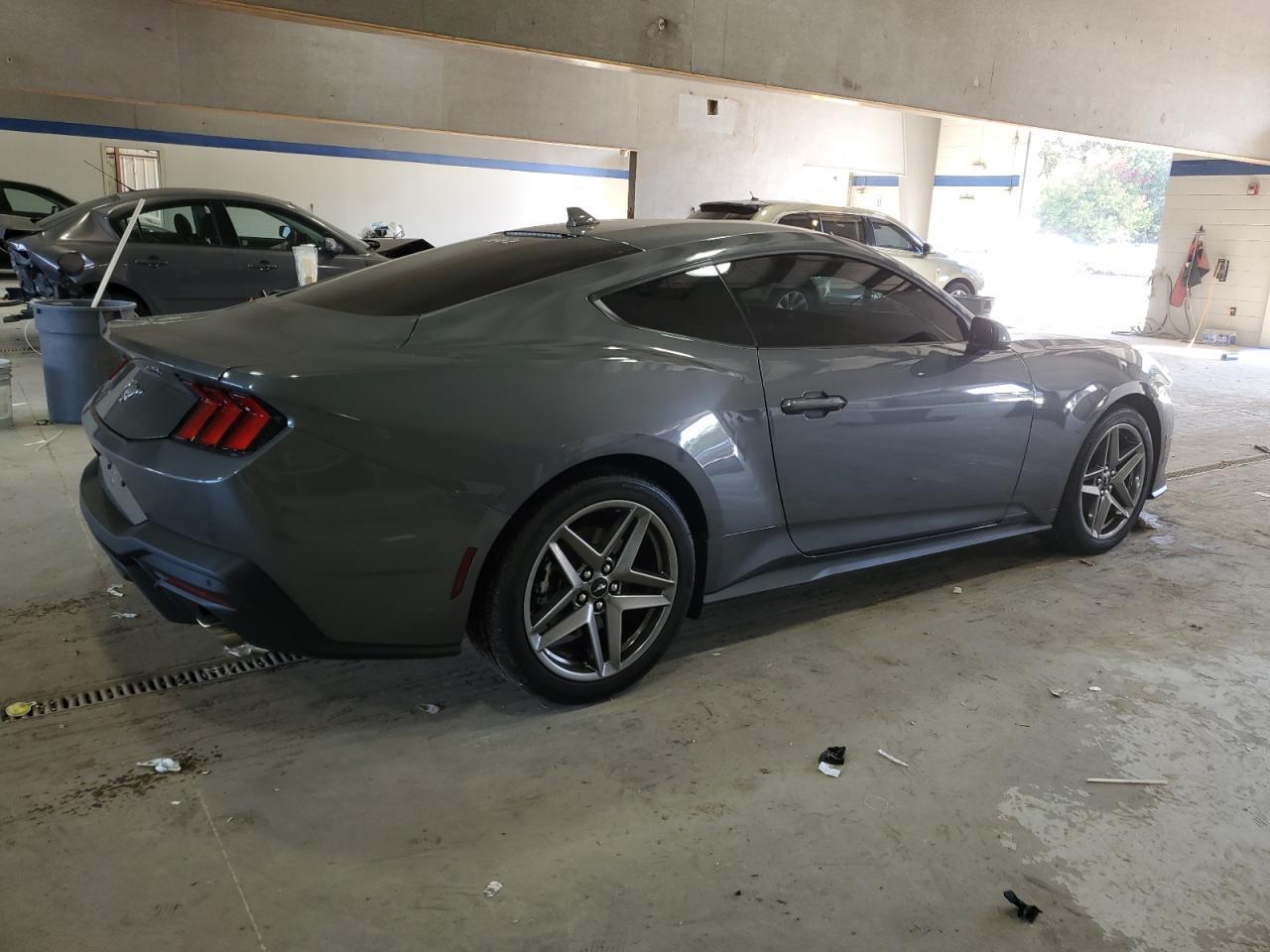 2025 FORD MUSTANG