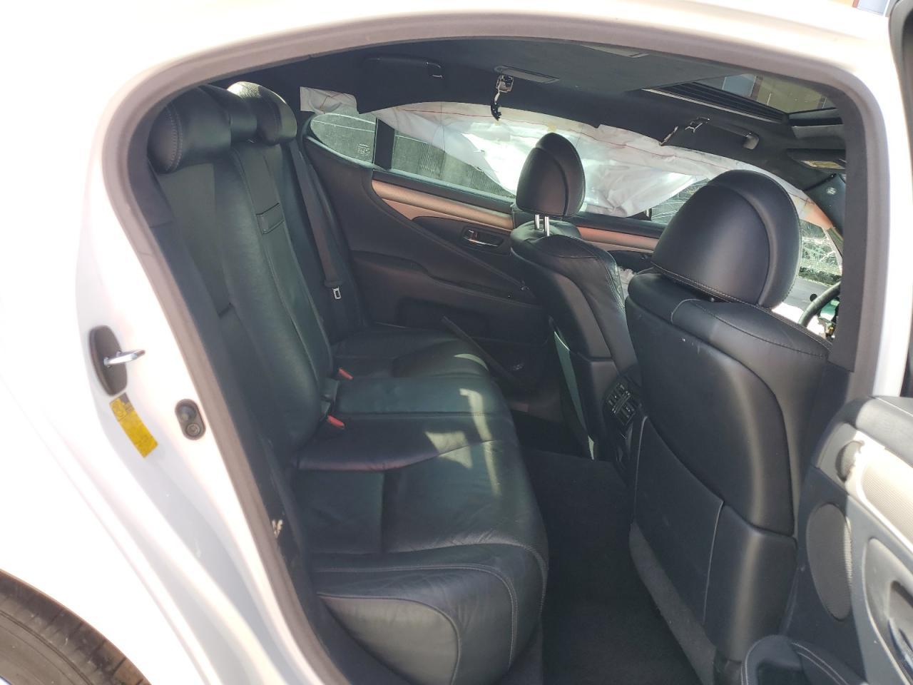 2013 LEXUS LS 460