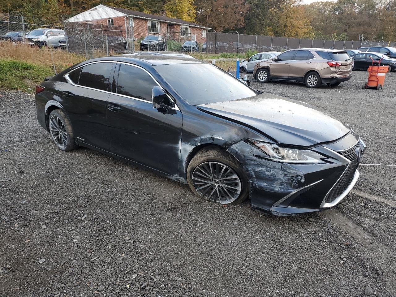 2022 LEXUS ES 300H