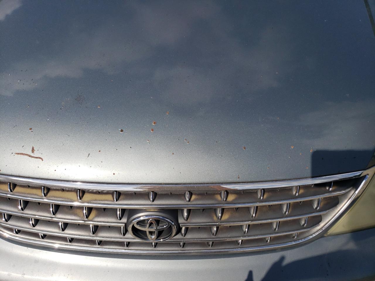 2004 TOYOTA Avalon