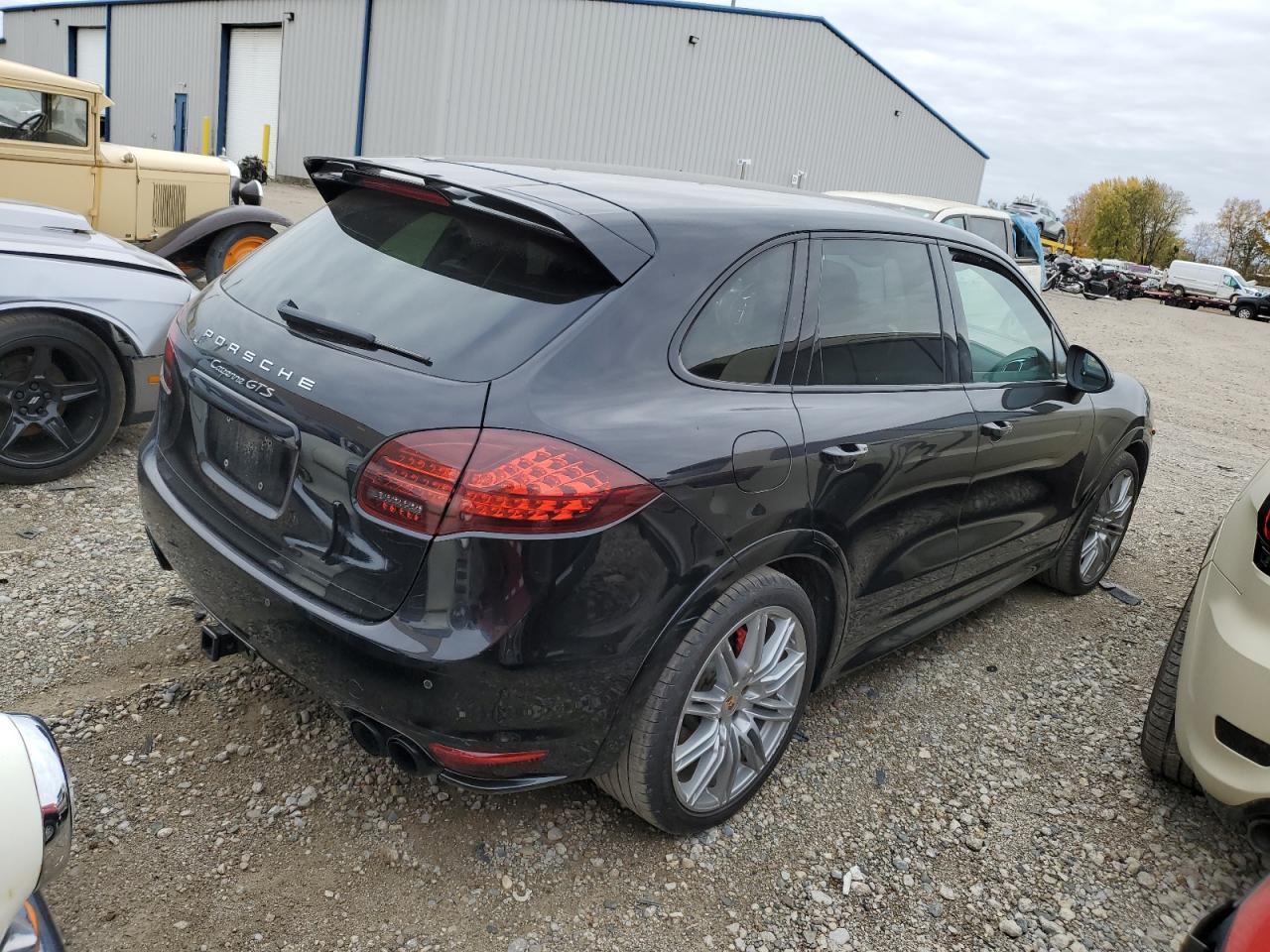 2014 PORSCHE CAYENNE