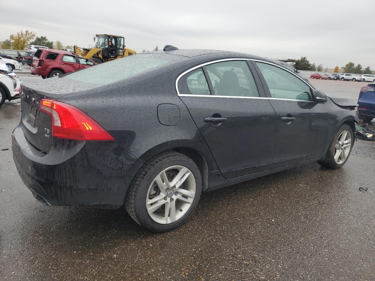 2015 VOLVO S60