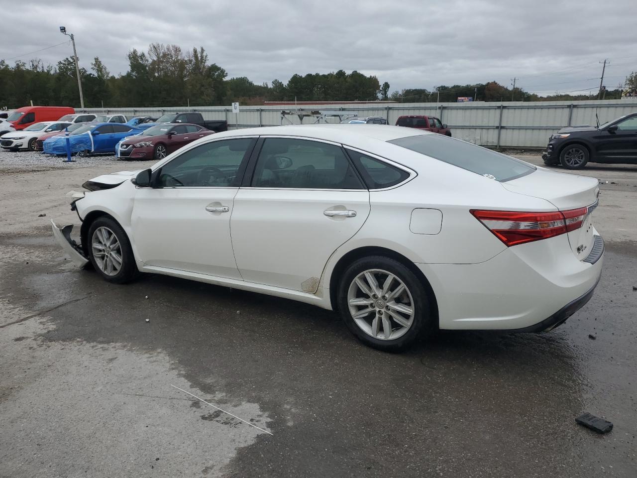 2013 TOYOTA Avalon