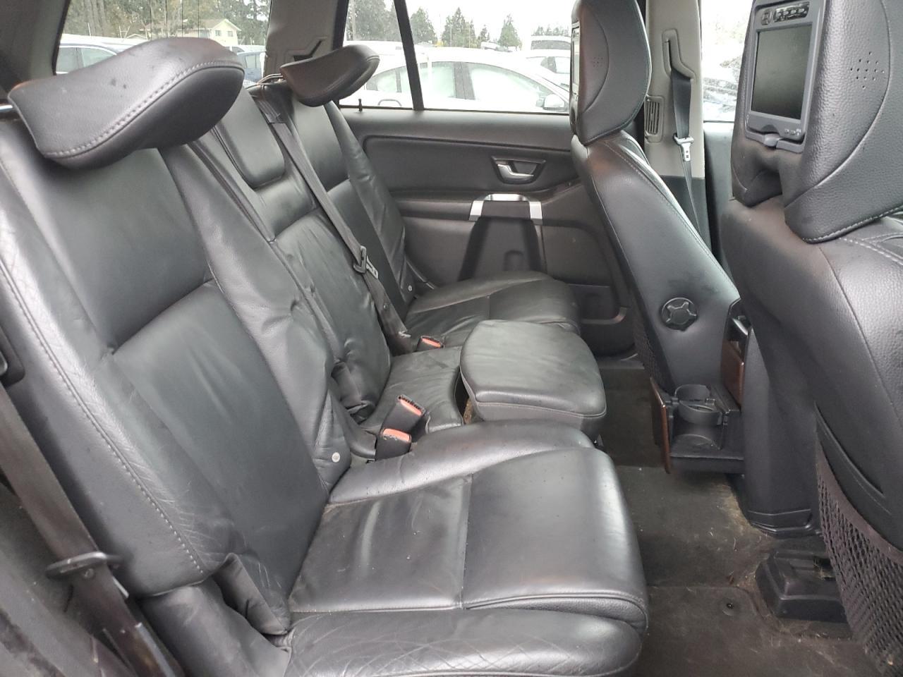 2011 VOLVO XC90