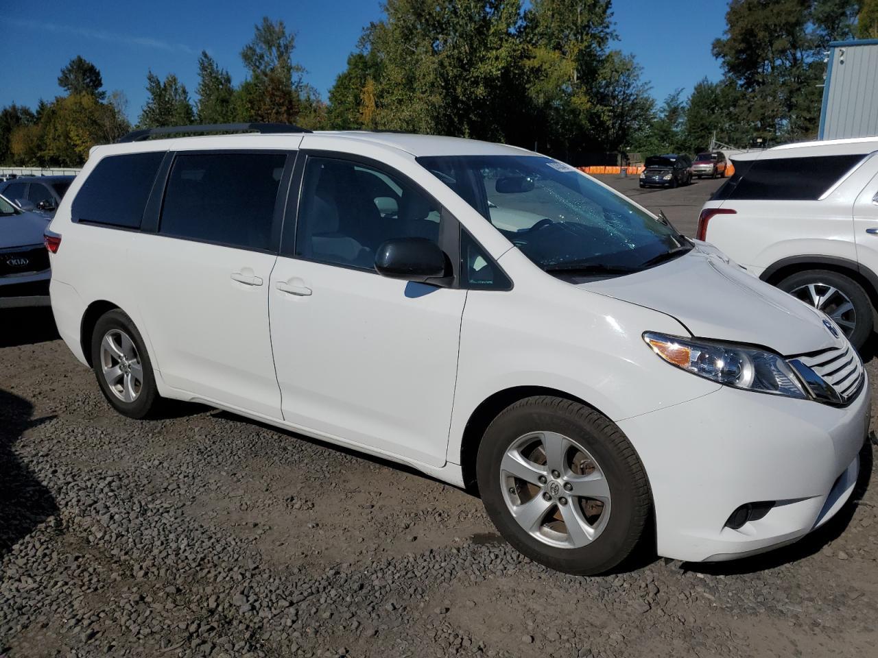 2017 TOYOTA SIENNA