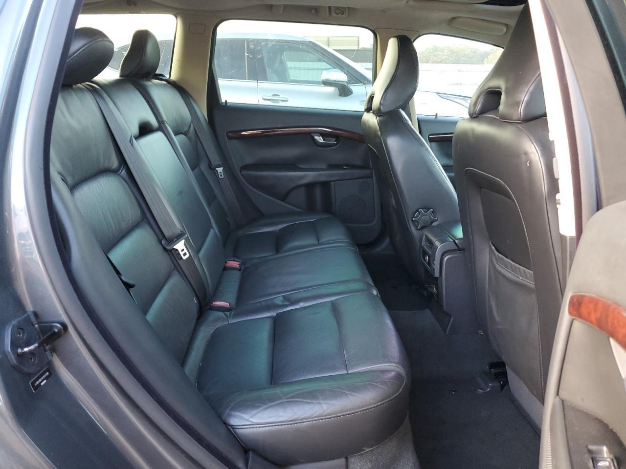 2008 VOLVO V70