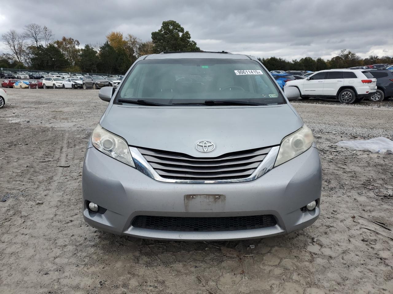 2015 TOYOTA SIENNA