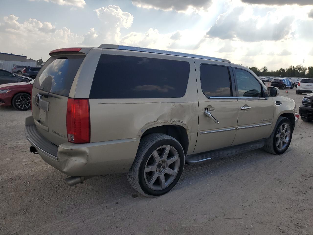 2018 CADILLAC Escalade ESV