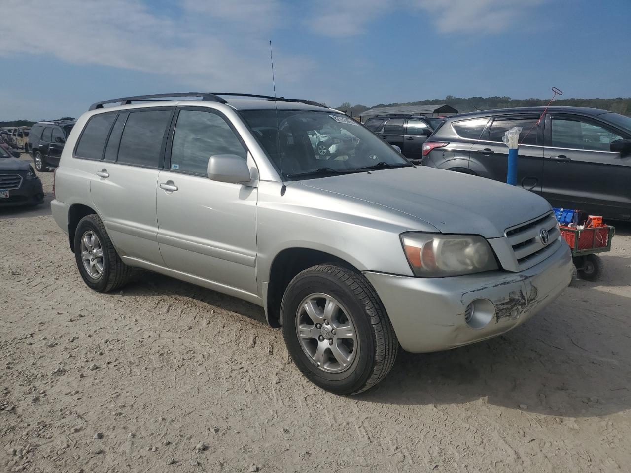 2004 TOYOTA HIGHLANDER