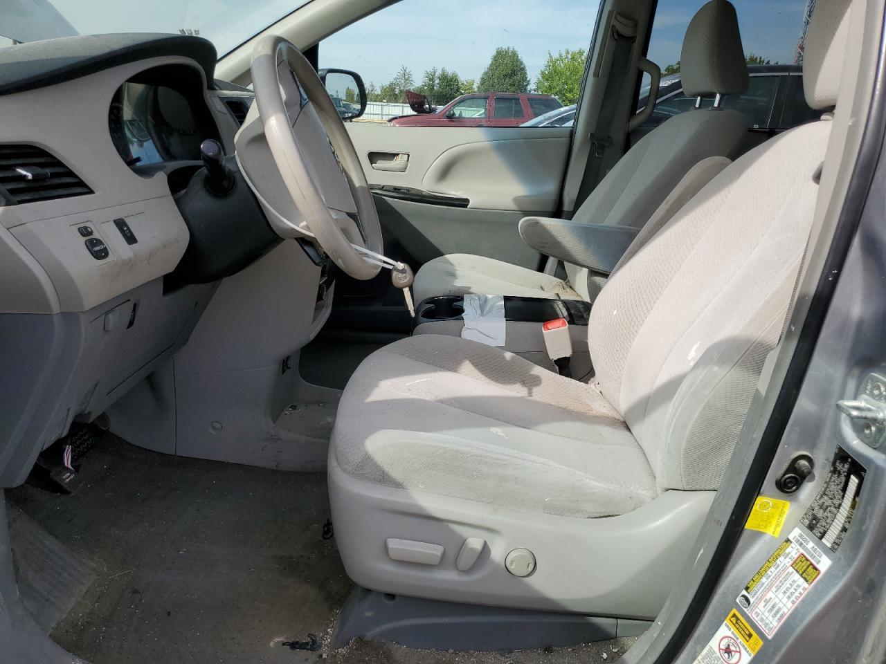 2012 TOYOTA SIENNA