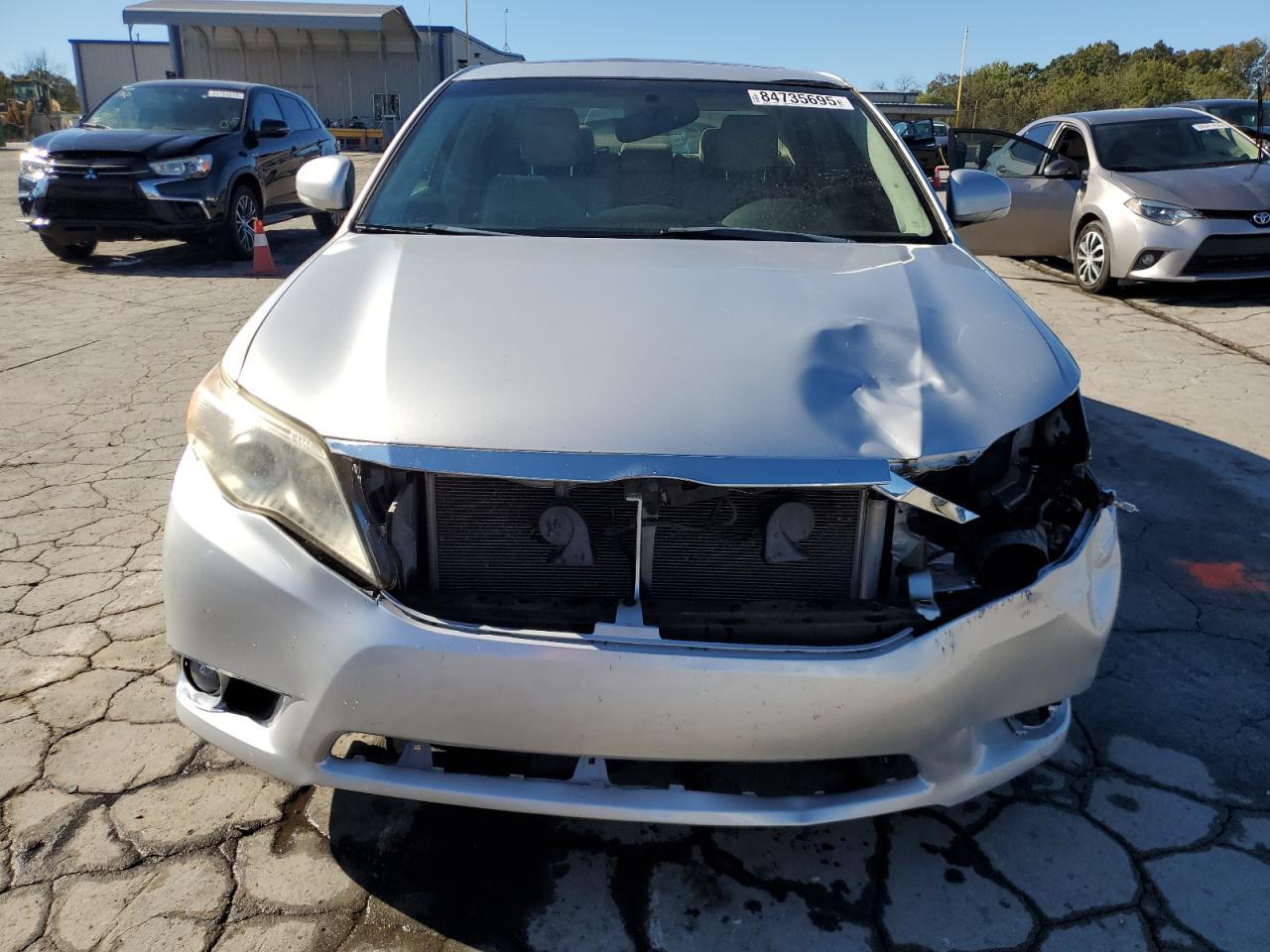 2011 TOYOTA Avalon