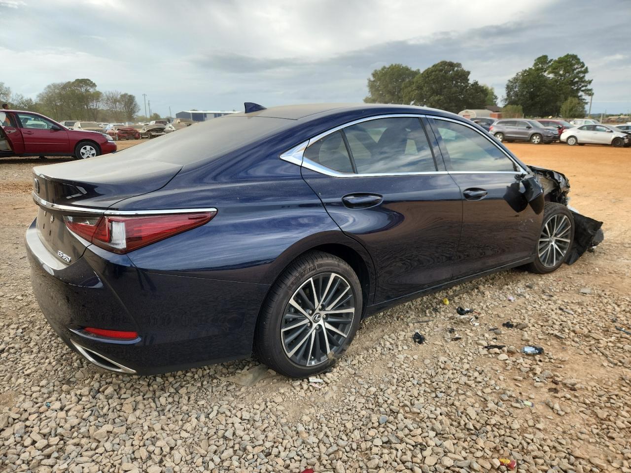 2025 LEXUS Es
