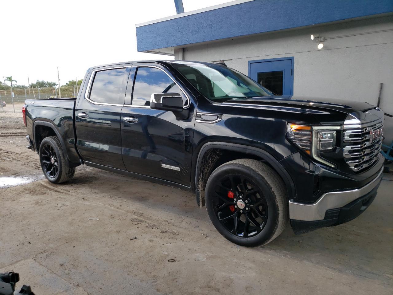 2023 GMC Sierra