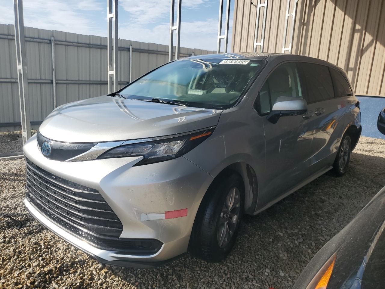 2022 TOYOTA SIENNA