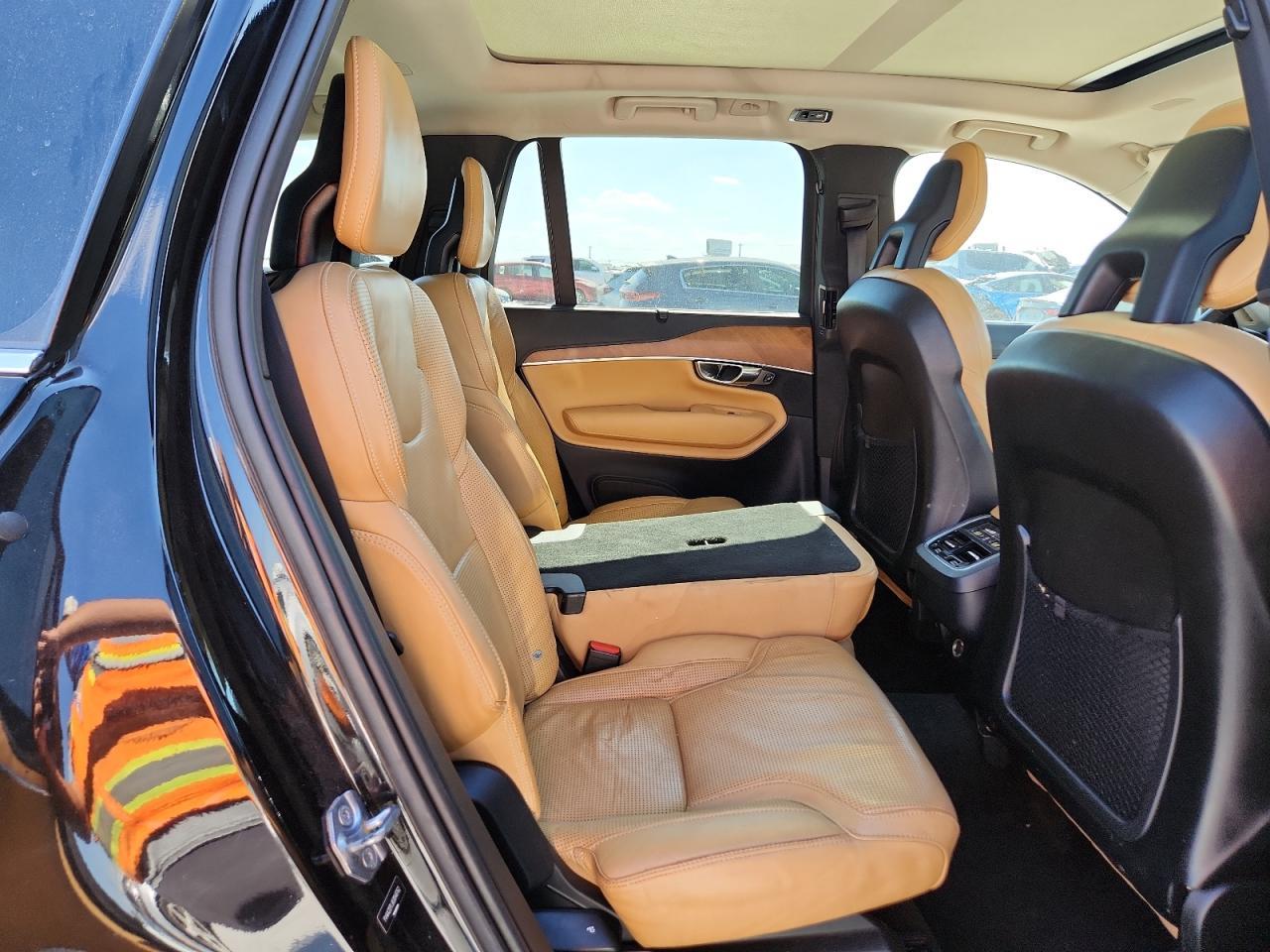 2016 VOLVO XC90