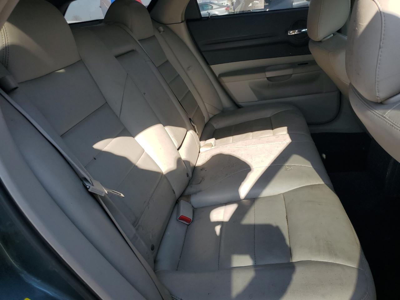 2005 DODGE MAGNUM
