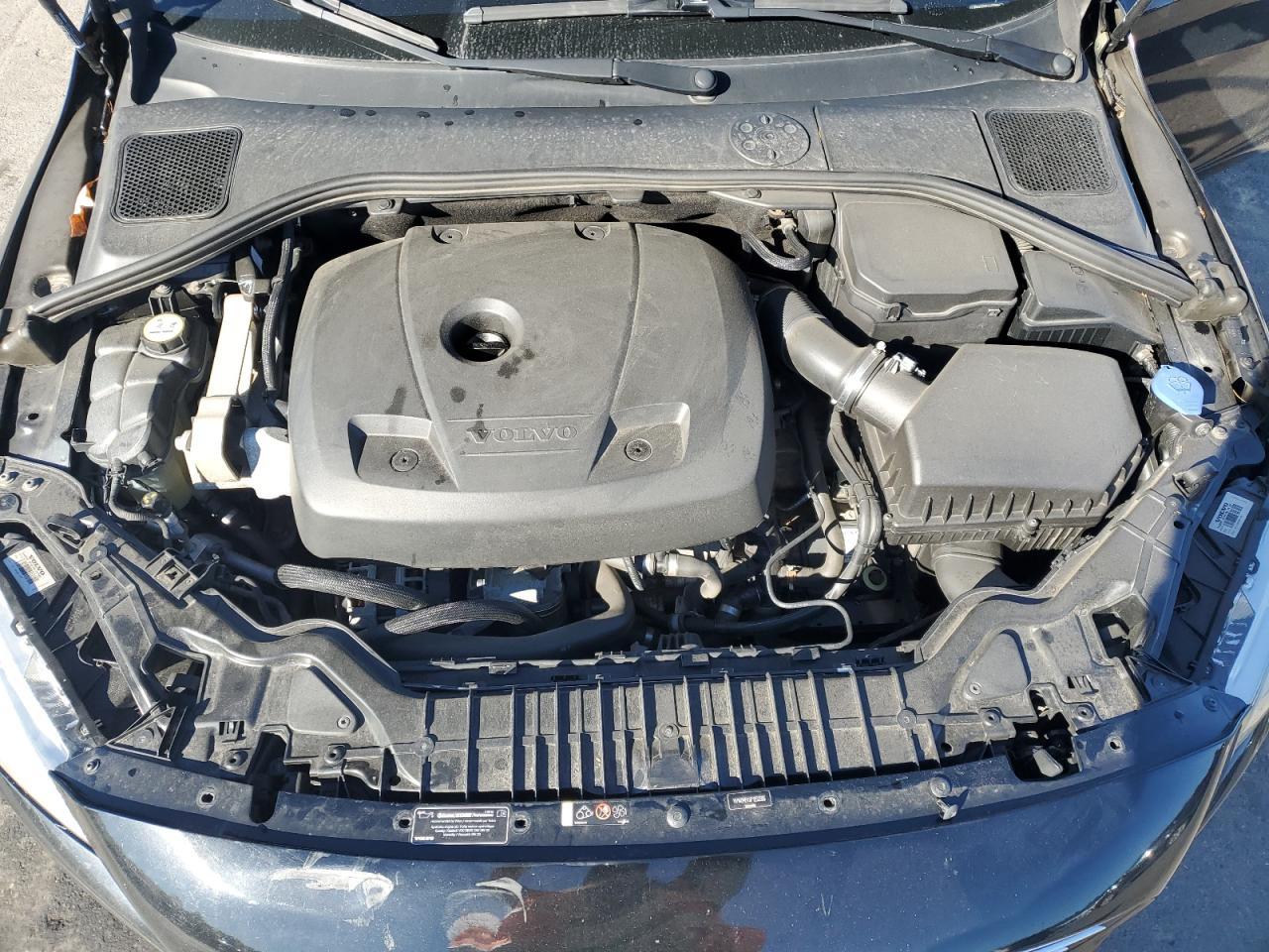 2015 VOLVO V60