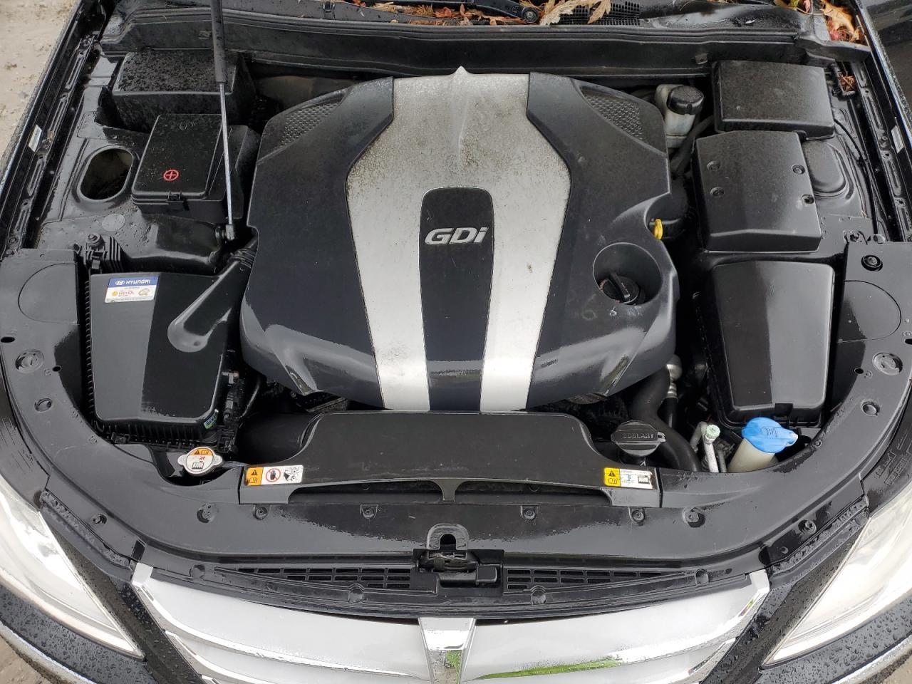 2013 HYUNDAI GENESIS