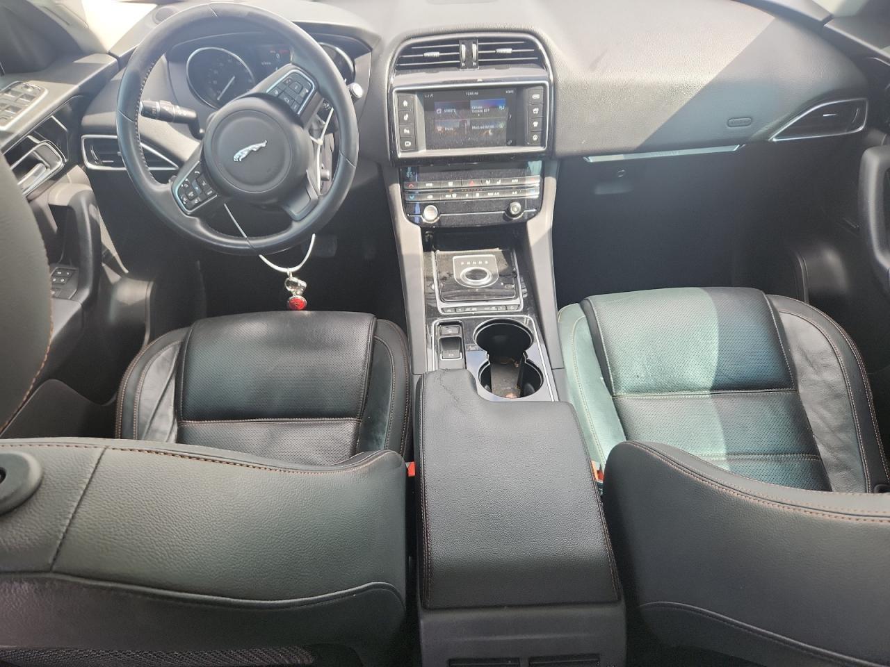 2017 JAGUAR F-Pace