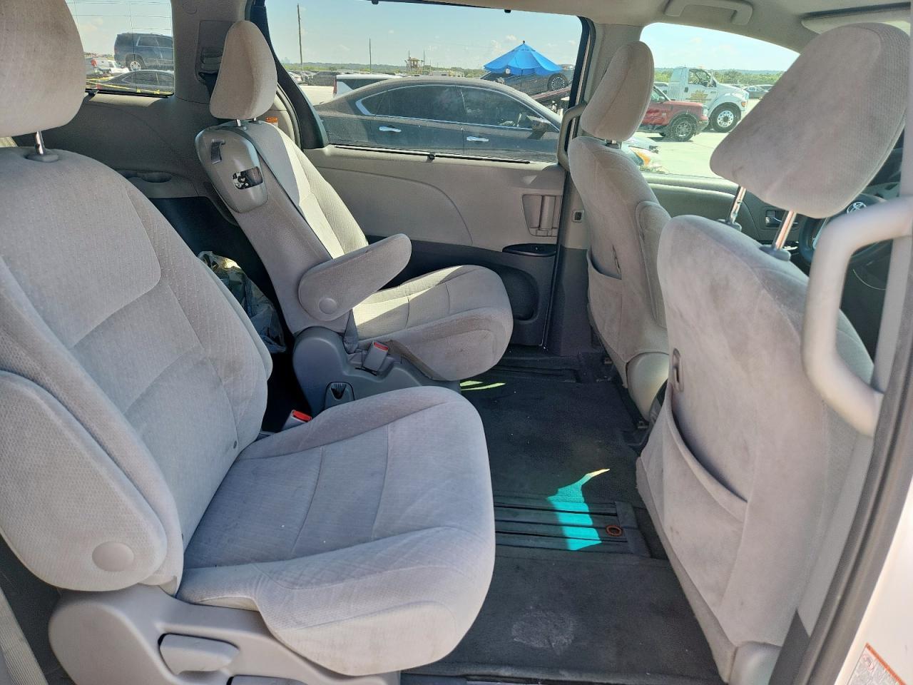 2016 TOYOTA SIENNA
