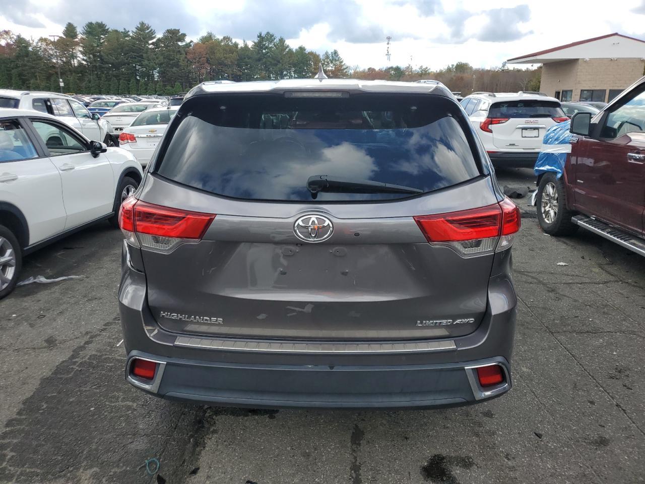 2018 TOYOTA HIGHLANDER
