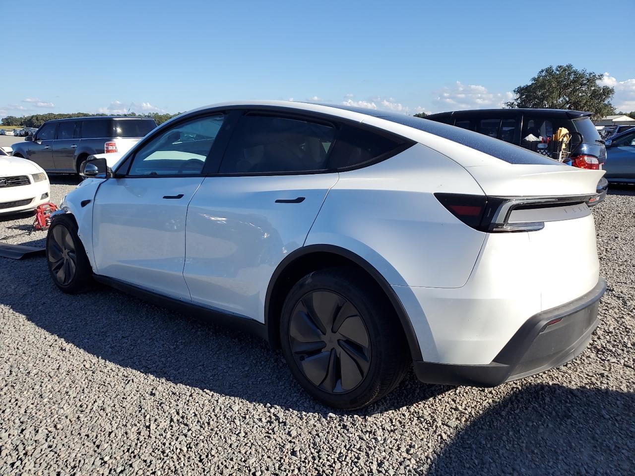 2026 TESLA MODEL Y
